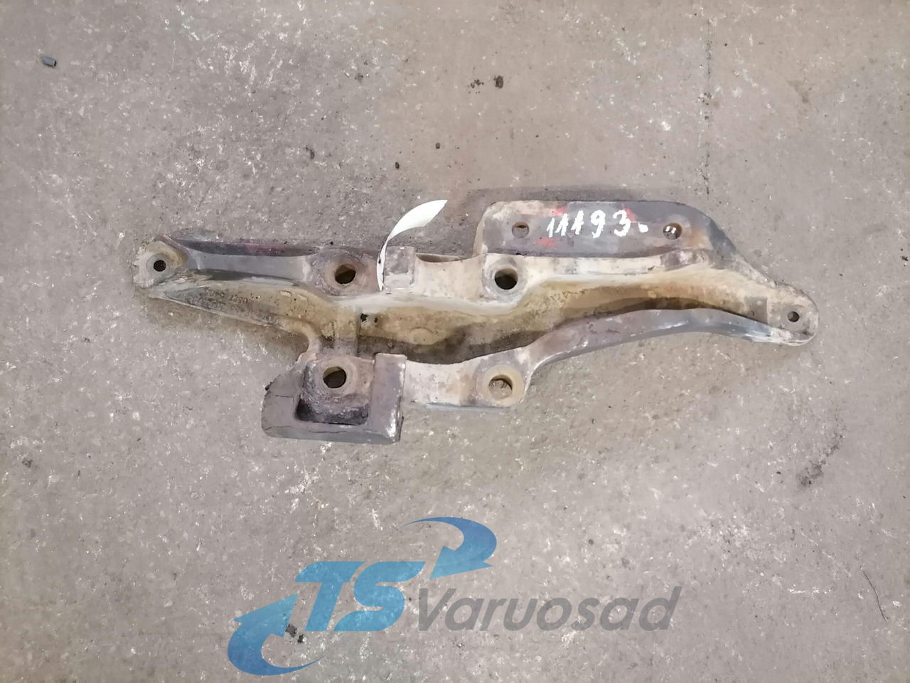 Volvo Volvo drive axle / axle mounting / airbag carrier 20428753 - Tengely és alkatrészek - Teherautó: 3 kép. Volvo Volvo drive axle / axle mounting / airbag carrier 20428753 - Tengely és alkatrészek - Teherautó: 3 kép.