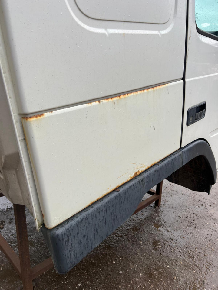Fülke és belső tér - Teherautó Volvo Volvo kabiin 85103669: 8 kép.