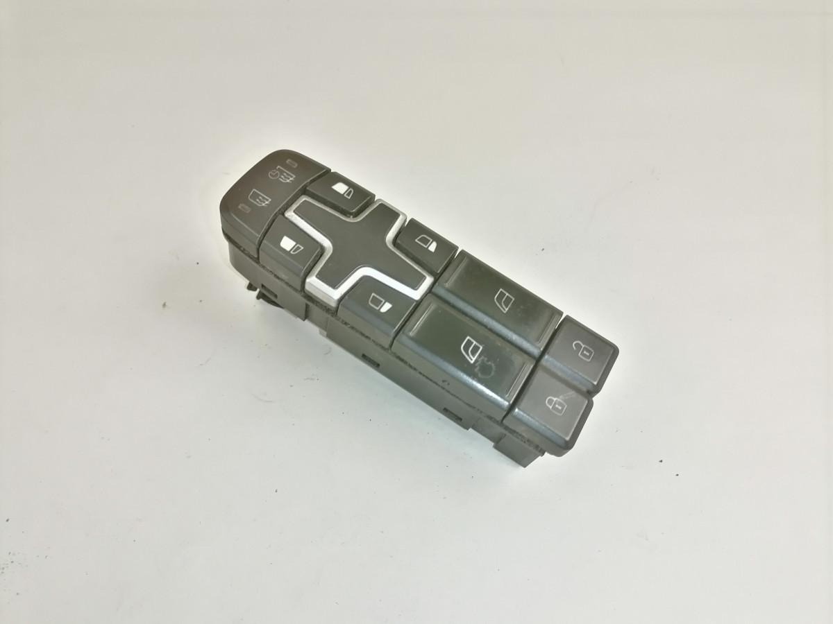 Volvo Volvo lüliti, aknatõstuk 22154235 - Fülke - Teherautó: 2 kép. Volvo Volvo lüliti, aknatõstuk 22154235 - Fülke - Teherautó: 2 kép.