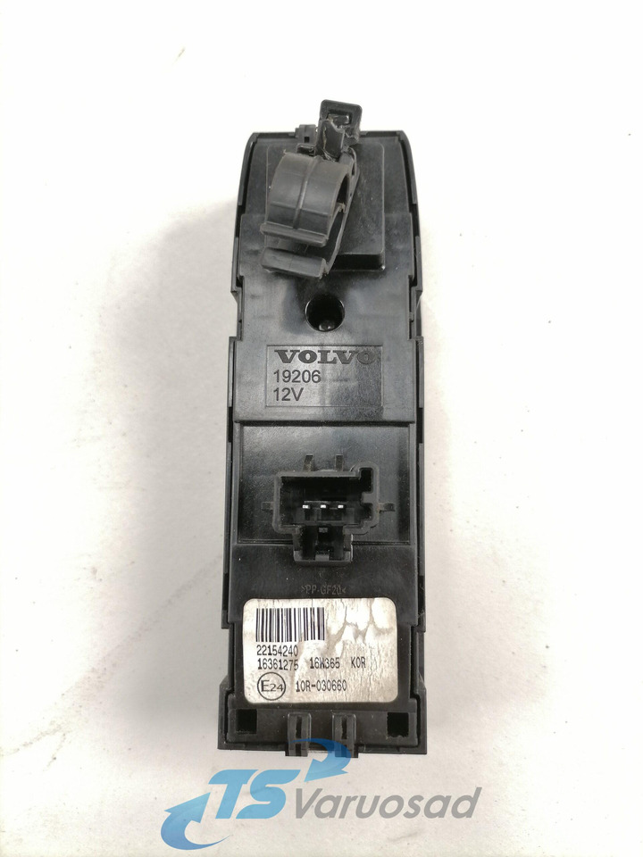 Volvo Volvo lüliti, aknatõstuk 22154240 - Fülke - Teherautó: 2 kép. Volvo Volvo lüliti, aknatõstuk 22154240 - Fülke - Teherautó: 2 kép.