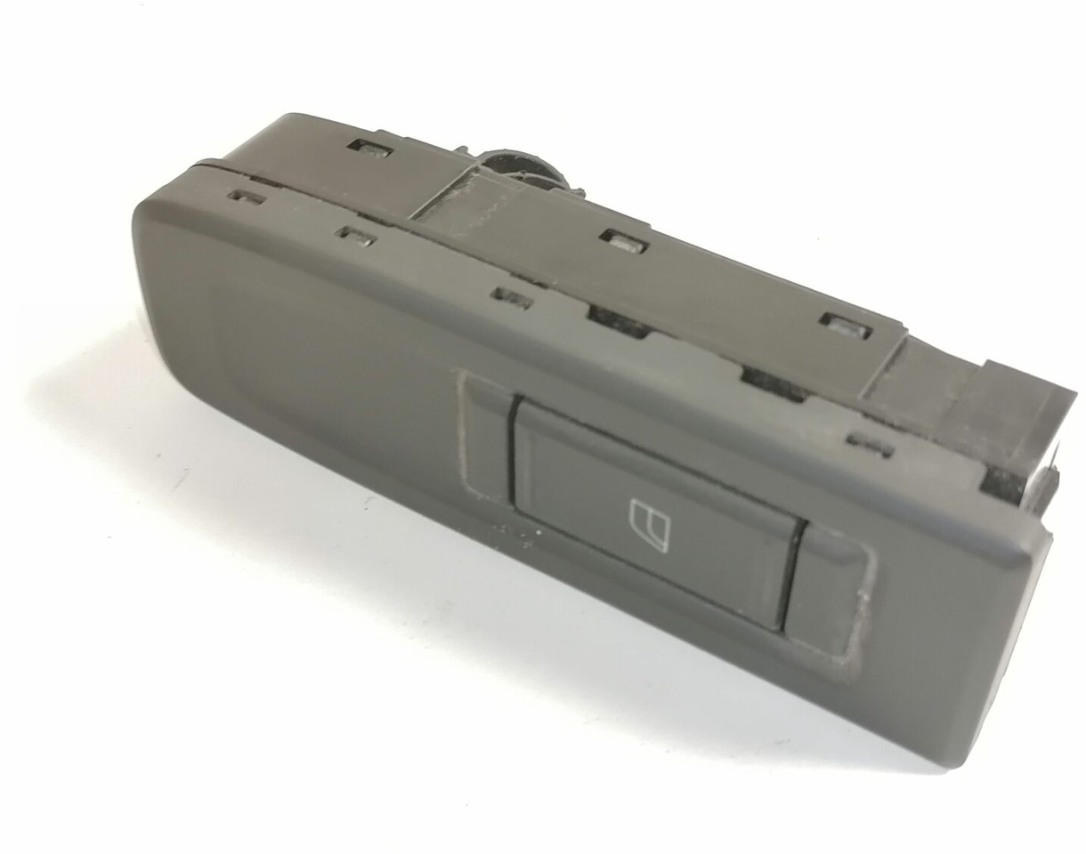 Volvo Volvo lüliti, aknatõstuk 22154240 - Fülke - Teherautó: 1 kép. Volvo Volvo lüliti, aknatõstuk 22154240 - Fülke - Teherautó: 1 kép.