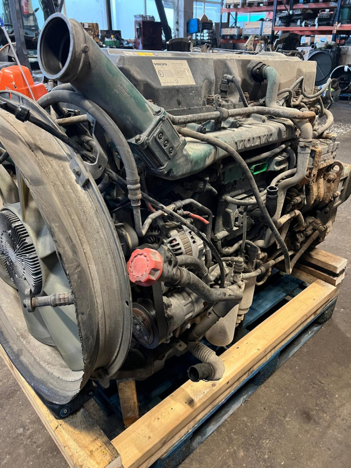 Volvo Volvo mootor D9B300 20880353 - Motor - Teherautó: 5 kép. Volvo Volvo mootor D9B300 20880353 - Motor - Teherautó: 5 kép.