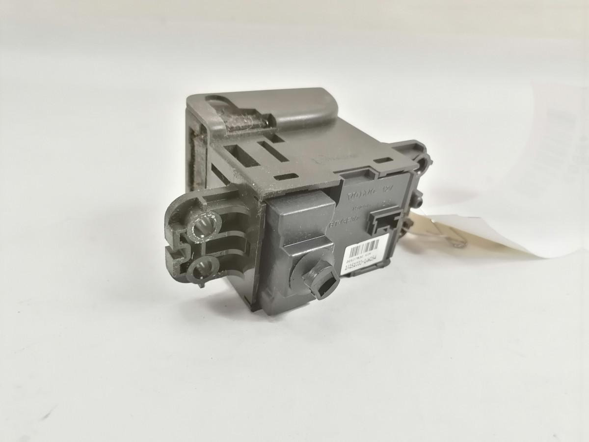 Volvo Volvo switch, parking brake 22107830 - Fülke - Teherautó: 3 kép. Volvo Volvo switch, parking brake 22107830 - Fülke - Teherautó: 3 kép.