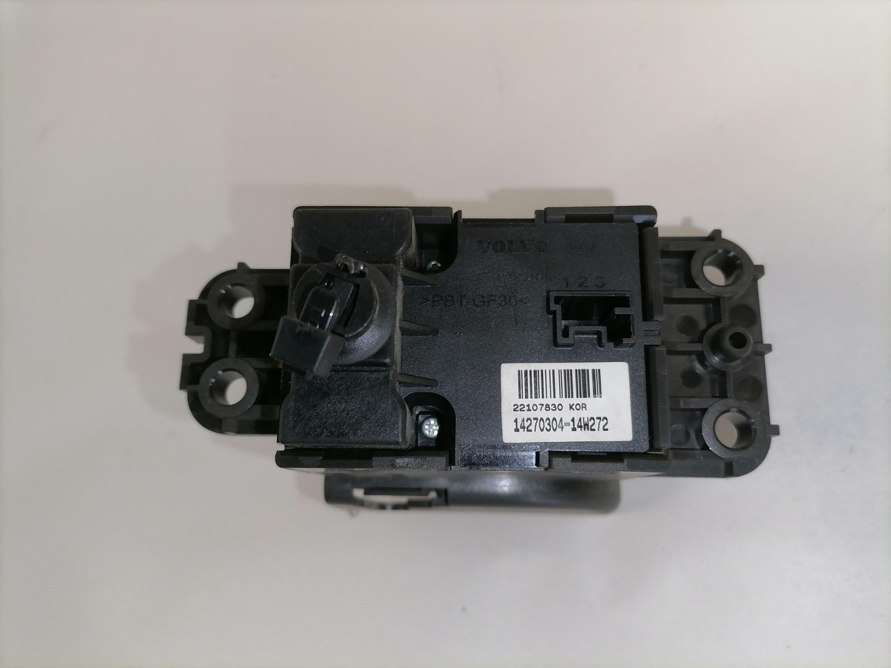 Volvo Volvo switch, parking brake 22107830 - Fülke - Teherautó: 3 kép. Volvo Volvo switch, parking brake 22107830 - Fülke - Teherautó: 3 kép.
