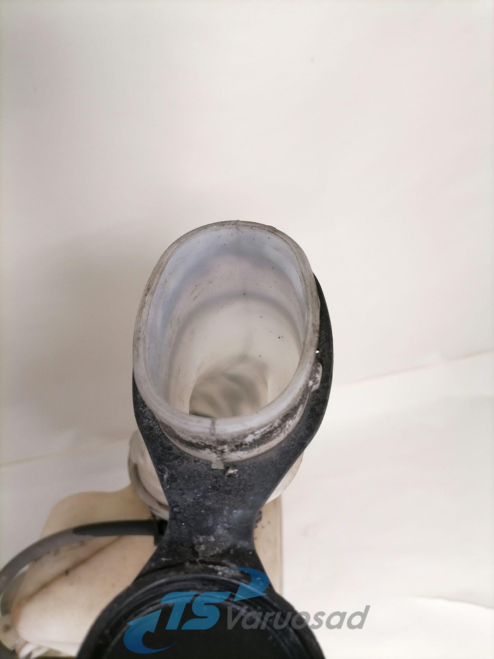 Volvo Windscreen washer fluid tank 20382655 - Ablaktörlő - Teherautó: 5 kép. Volvo Windscreen washer fluid tank 20382655 - Ablaktörlő - Teherautó: 5 kép.