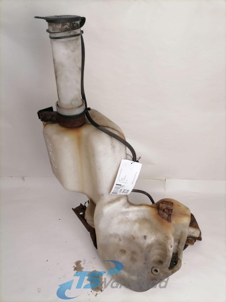 Volvo Windscreen washer fluid tank 20382655 - Ablaktörlő - Teherautó: 2 kép. Volvo Windscreen washer fluid tank 20382655 - Ablaktörlő - Teherautó: 2 kép.