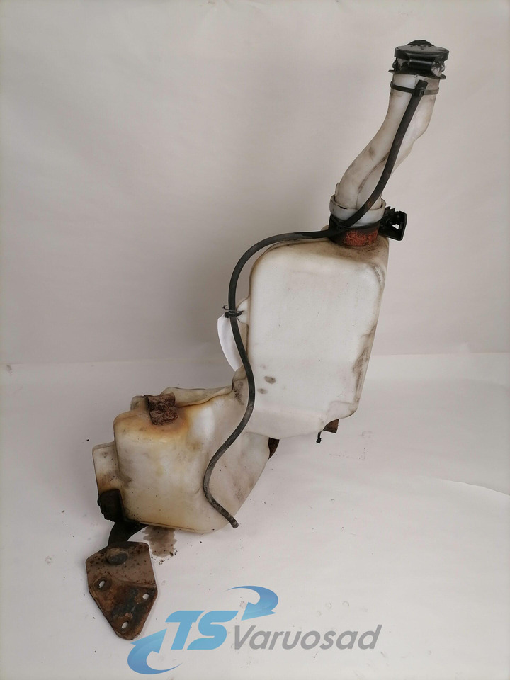 Volvo Windscreen washer fluid tank 20382655 - Ablaktörlő - Teherautó: 4 kép. Volvo Windscreen washer fluid tank 20382655 - Ablaktörlő - Teherautó: 4 kép.