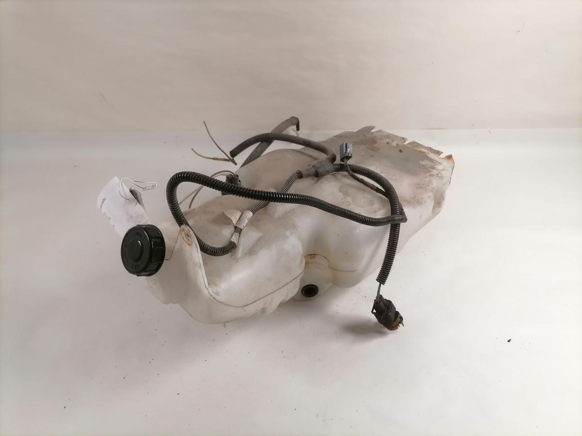 Volvo Windscreen washer fluid tank 20717061 - Ablaktörlő - Teherautó: 2 kép. Volvo Windscreen washer fluid tank 20717061 - Ablaktörlő - Teherautó: 2 kép.