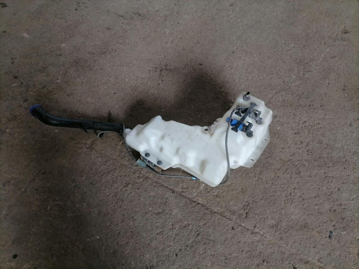 Volvo Windscreen washer fluid tank 84092257 - Ablaktörlő - Teherautó: 2 kép. Volvo Windscreen washer fluid tank 84092257 - Ablaktörlő - Teherautó: 2 kép.