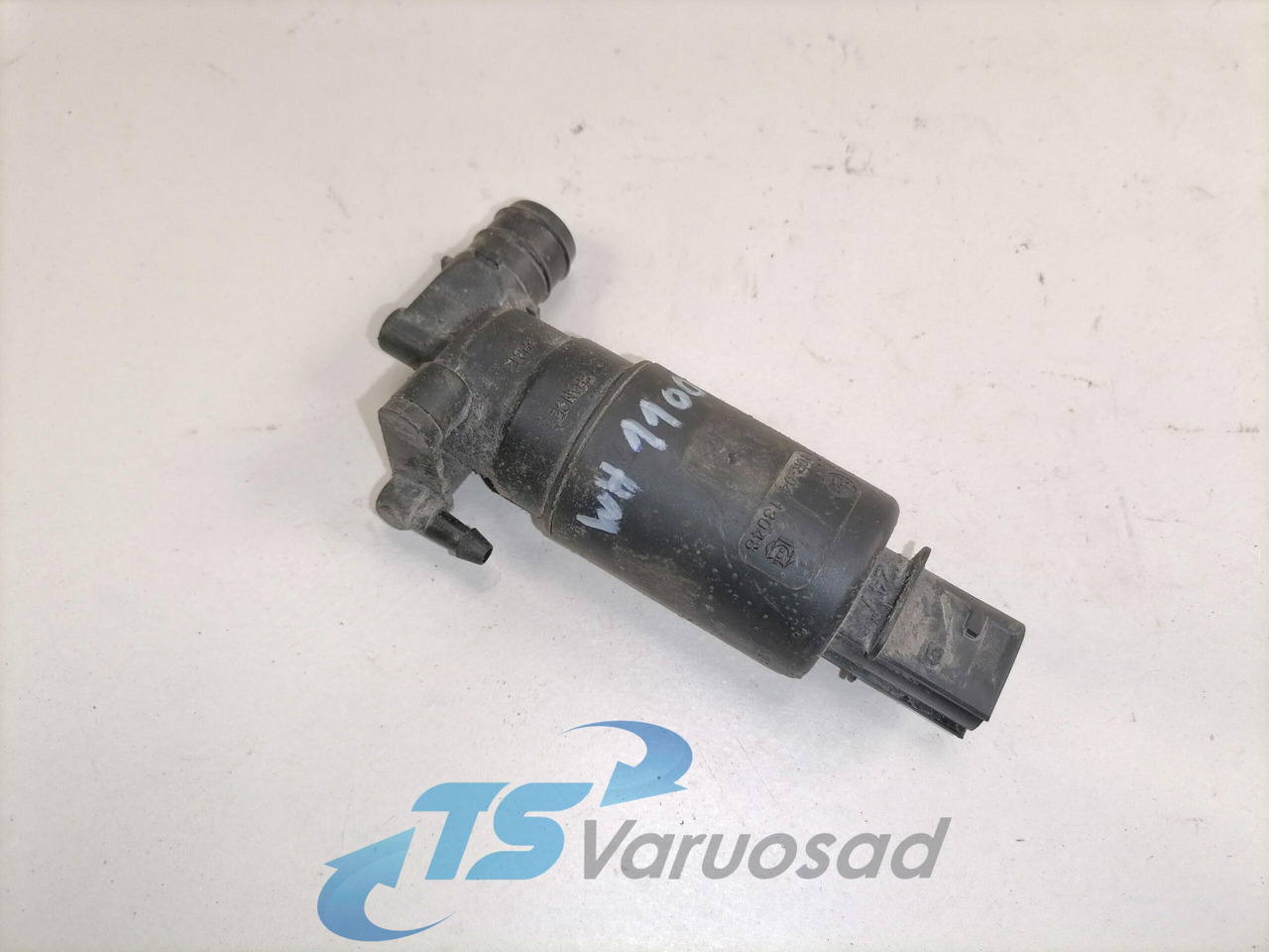 Volvo glass washing pump 84081002 - Ablaktörlő - Teherautó: 2 kép. Volvo glass washing pump 84081002 - Ablaktörlő - Teherautó: 2 kép.