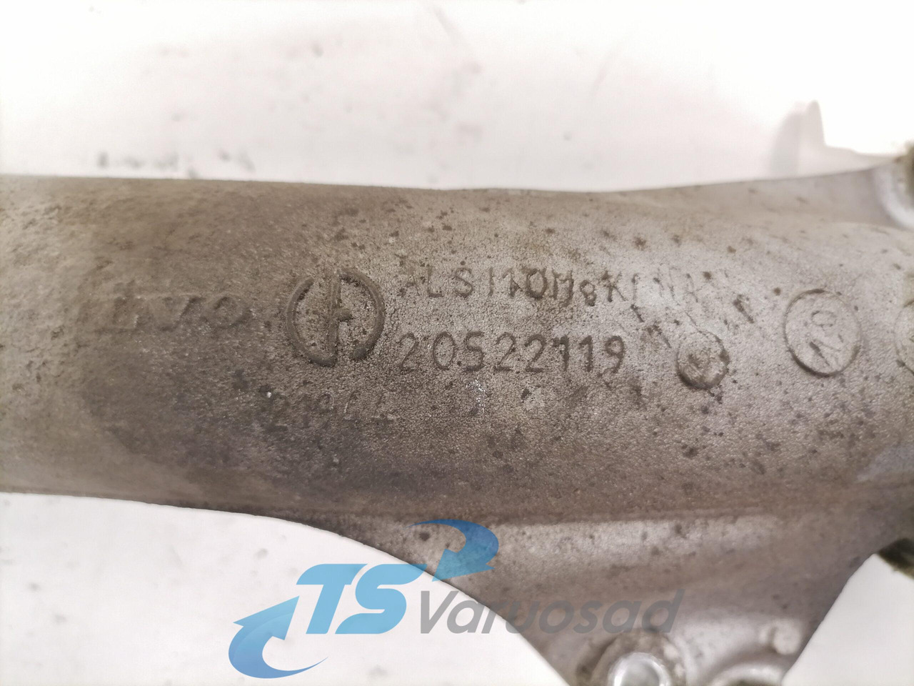 Volvo intercooler pipe 20522119 - Köztes hűtő - Teherautó: 5 kép. Volvo intercooler pipe 20522119 - Köztes hűtő - Teherautó: 5 kép.
