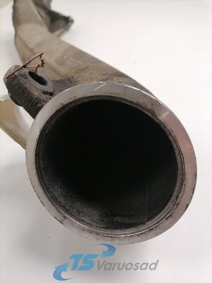 Volvo intercooler pipe 20522119 - Köztes hűtő - Teherautó: 4 kép. Volvo intercooler pipe 20522119 - Köztes hűtő - Teherautó: 4 kép.
