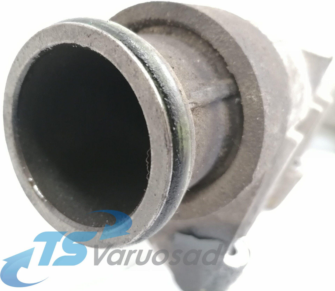Volvo intercooler pipe 21082831 - Köztes hűtő - Teherautó: 3 kép. Volvo intercooler pipe 21082831 - Köztes hűtő - Teherautó: 3 kép.