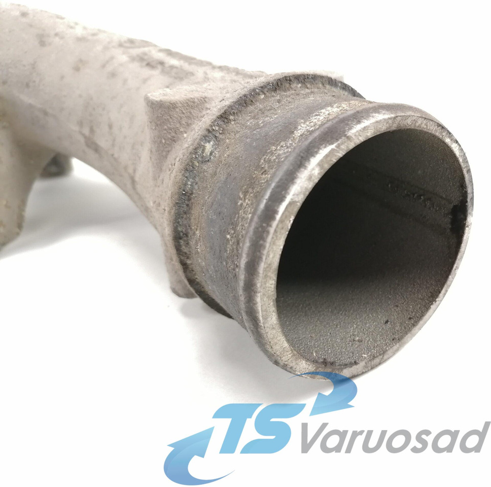 Volvo intercooler pipe 21082831 - Köztes hűtő - Teherautó: 2 kép. Volvo intercooler pipe 21082831 - Köztes hűtő - Teherautó: 2 kép.