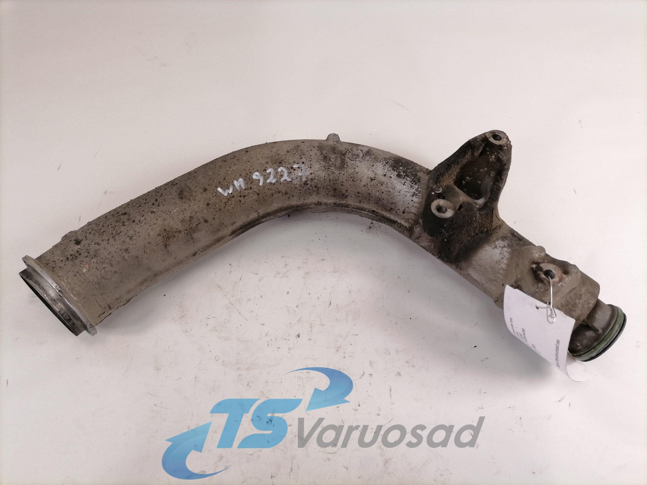Volvo intercooler pipe 7420814099 - Köztes hűtő - Teherautó: 2 kép. Volvo intercooler pipe 7420814099 - Köztes hűtő - Teherautó: 2 kép.