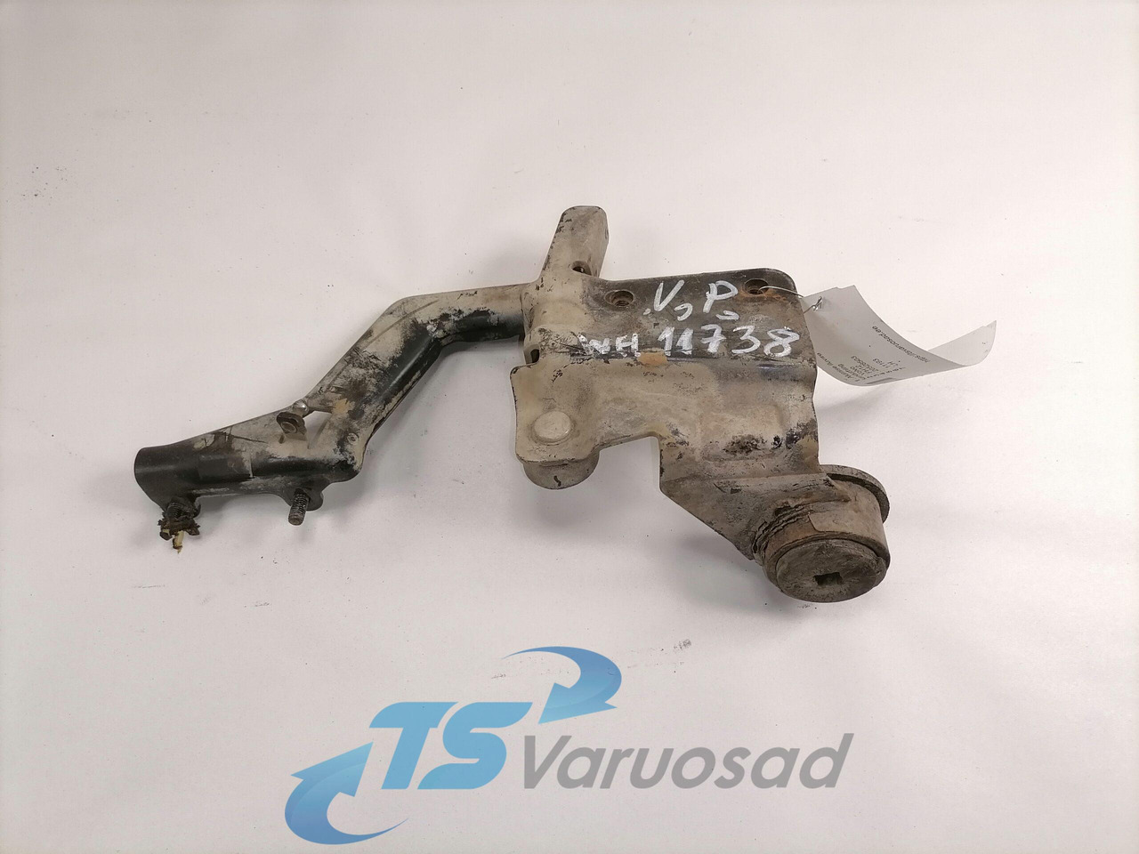 Volvo lower grille carrier hinge 20528503 - Rács - Teherautó: 1 kép. Volvo lower grille carrier hinge 20528503 - Rács - Teherautó: 1 kép.