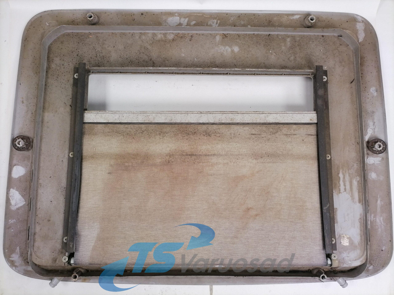 Volvo sunroof plastic cover 20379765 - Univerzális alkatrész - Teherautó: 5 kép. Volvo sunroof plastic cover 20379765 - Univerzális alkatrész - Teherautó: 5 kép.