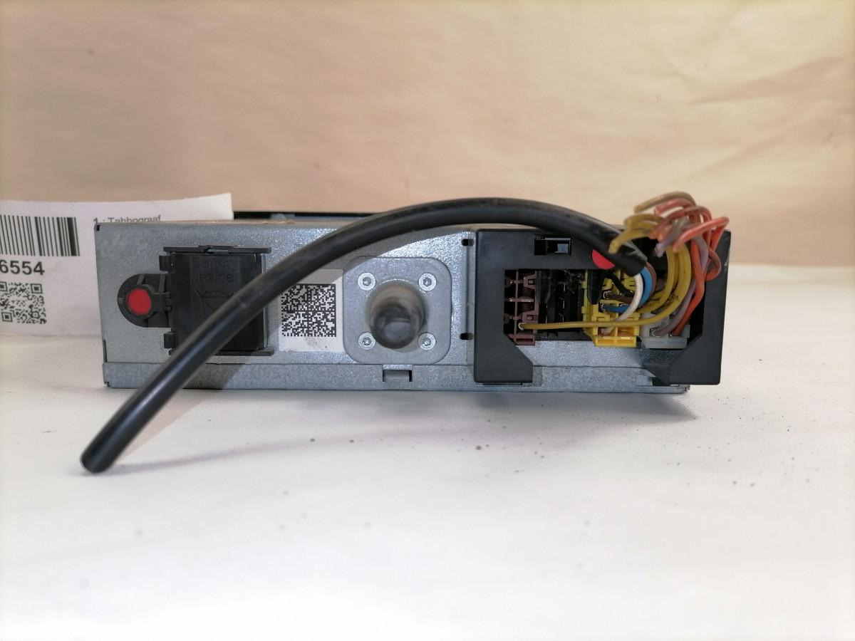 Volvo tachograph 7421930333 - Tachográf - Teherautó: 4 kép. Volvo tachograph 7421930333 - Tachográf - Teherautó: 4 kép.