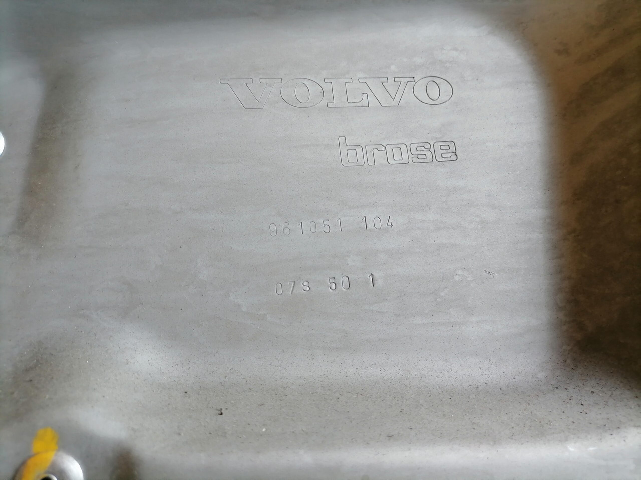 Volvo window mechanism 84055886 - Ajtó és alkatrészek - Teherautó: 4 kép. Volvo window mechanism 84055886 - Ajtó és alkatrészek - Teherautó: 4 kép.