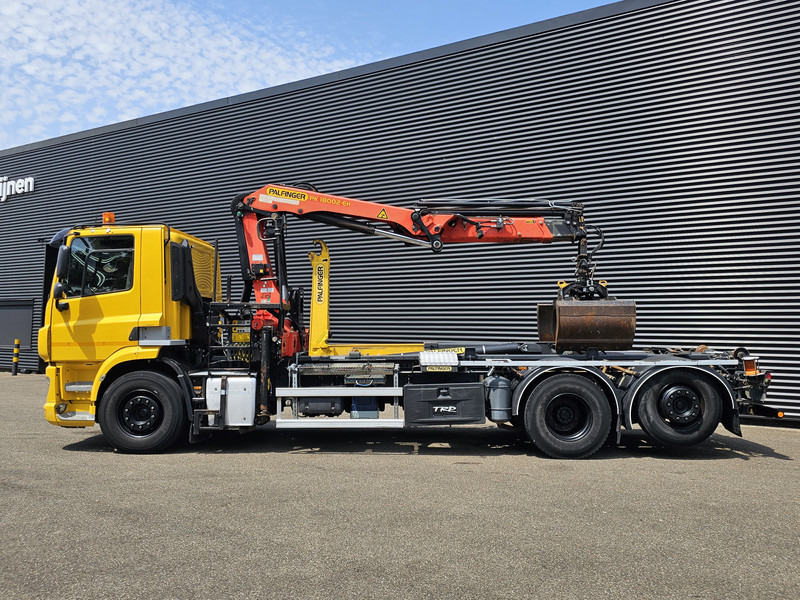 DAF CF 330 6x2-4 / PALFINGER CRANE + HOOKLIFT - Horgos rakodó teherautó, Darus autó: 3 kép. DAF CF 330 6x2-4 / PALFINGER CRANE + HOOKLIFT - Horgos rakodó teherautó, Darus autó: 3 kép.
