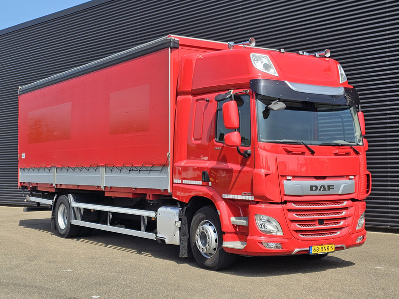 DAF CF 340 SPACECAB / 2 X BDF LAADBAK - Cserefelépítményes teherautó: 3 kép. DAF CF 340 SPACECAB / 2 X BDF LAADBAK - Cserefelépítményes teherautó: 3 kép.