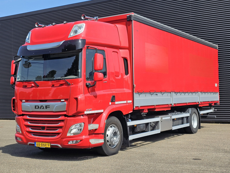 DAF CF 340 SPACECAB / 2 X BDF LAADBAK - Cserefelépítményes teherautó: 2 kép. DAF CF 340 SPACECAB / 2 X BDF LAADBAK - Cserefelépítményes teherautó: 2 kép.