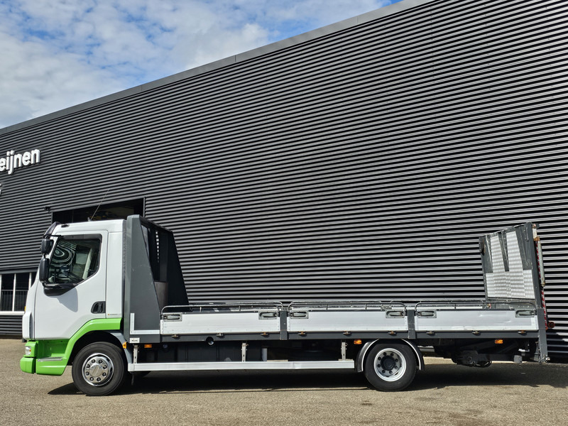 DAF LF 12.210 / OPRIJ / MACHINE TRANSPORT - Vontató: 2 kép. DAF LF 12.210 / OPRIJ / MACHINE TRANSPORT - Vontató: 2 kép.