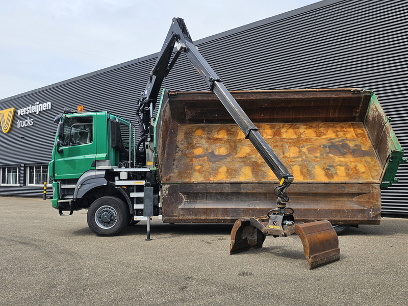 DAF TATRA 6X6 / T158/II / 2 SIDE TIPPER - HMF Z CRANE - Billenőplatós teherautó, Darus autó: 3 kép. DAF TATRA 6X6 / T158/II / 2 SIDE TIPPER - HMF Z CRANE - Billenőplatós teherautó, Darus autó: 3 kép.