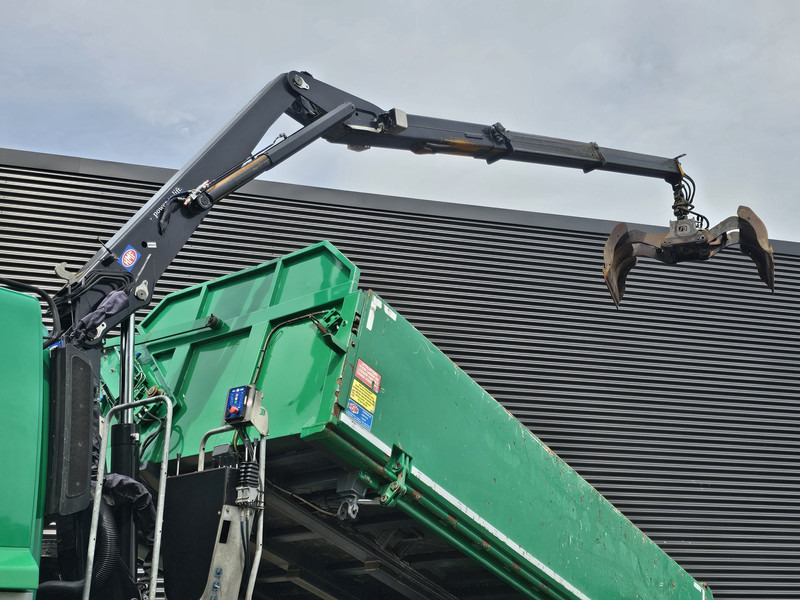 DAF TATRA 6X6 / T158/II / 2 SIDE TIPPER - HMF Z CRANE - Billenőplatós teherautó, Darus autó: 2 kép. DAF TATRA 6X6 / T158/II / 2 SIDE TIPPER - HMF Z CRANE - Billenőplatós teherautó, Darus autó: 2 kép.