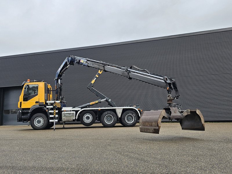 Iveco TRAKKER 380 8X6 / EURO 6 / CRANE + HOOKLIFT - Horgos rakodó teherautó, Darus autó: 4 kép. Iveco TRAKKER 380 8X6 / EURO 6 / CRANE + HOOKLIFT - Horgos rakodó teherautó, Darus autó: 4 kép.