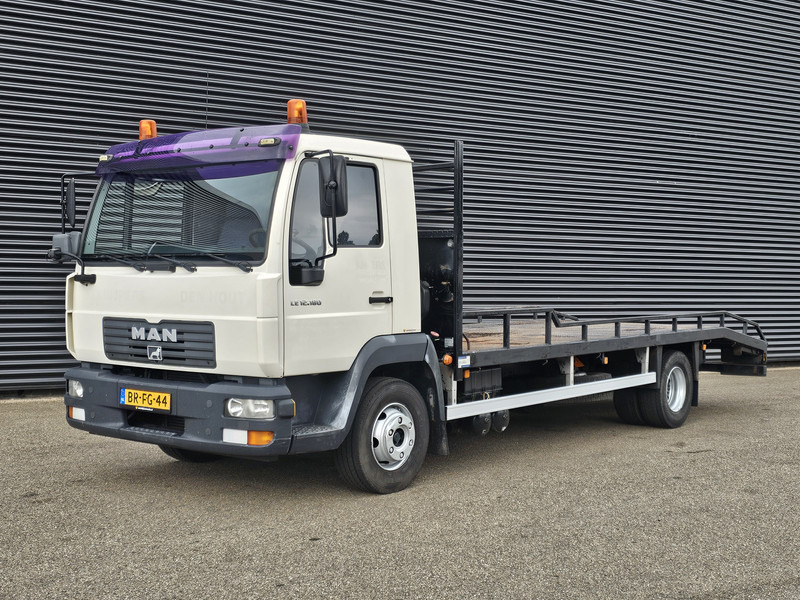 MAN LE 12.180 / OPRIJ / MACHINE TRANSPORT - Autószállító teherautó: 1 kép. MAN LE 12.180 / OPRIJ / MACHINE TRANSPORT - Autószállító teherautó: 1 kép.