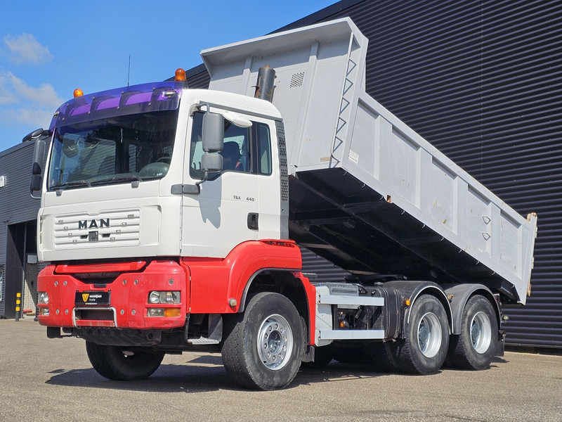 MAN TGA 26.440 / TIPPER - TRACTOR COMBI /6x4 / SPRING / BIG AXLE - Billenőplatós teherautó: 1 kép. MAN TGA 26.440 / TIPPER - TRACTOR COMBI /6x4 / SPRING / BIG AXLE - Billenőplatós teherautó: 1 kép.