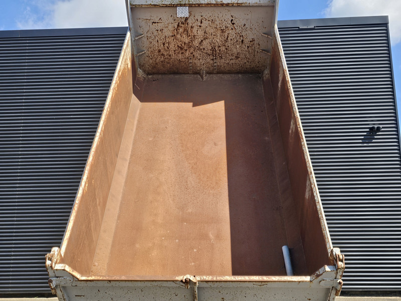 MAN TGA 26.440 / TIPPER - TRACTOR COMBI /6x4 / SPRING / BIG AXLE - Billenőplatós teherautó: 3 kép. MAN TGA 26.440 / TIPPER - TRACTOR COMBI /6x4 / SPRING / BIG AXLE - Billenőplatós teherautó: 3 kép.