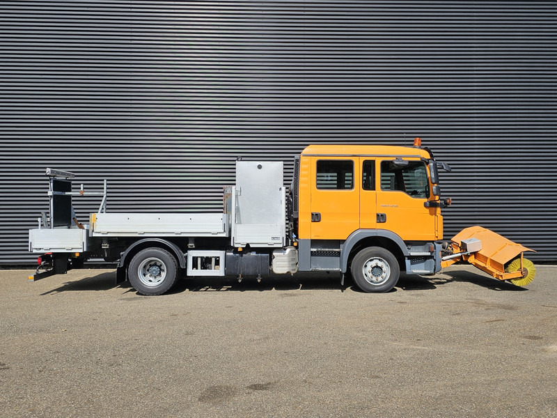 MAN TGM 15.240 BL / TIPPER / DOKA / VEEG / SWEEPER - Billenőplatós teherautó: 3 kép. MAN TGM 15.240 BL / TIPPER / DOKA / VEEG / SWEEPER - Billenőplatós teherautó: 3 kép.