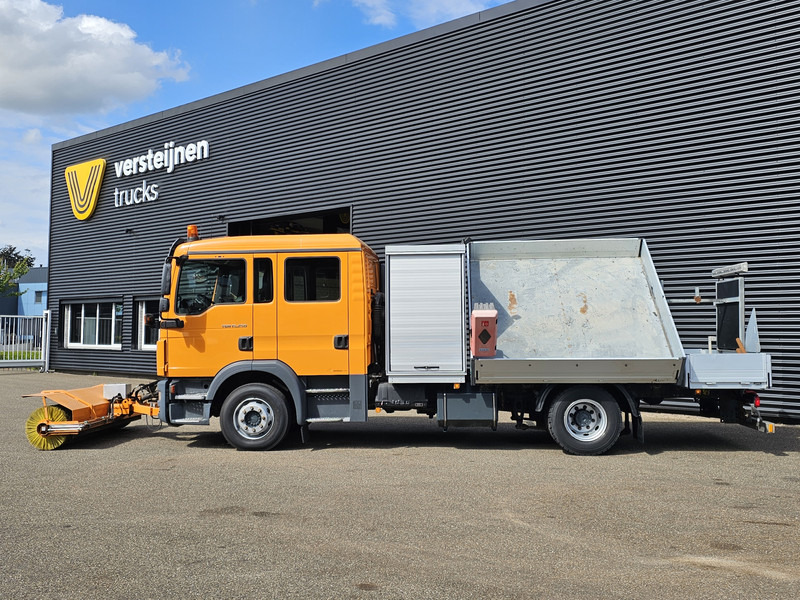 MAN TGM 15.240 BL / TIPPER / DOKA / VEEG / SWEEPER - Billenőplatós teherautó: 2 kép. MAN TGM 15.240 BL / TIPPER / DOKA / VEEG / SWEEPER - Billenőplatós teherautó: 2 kép.