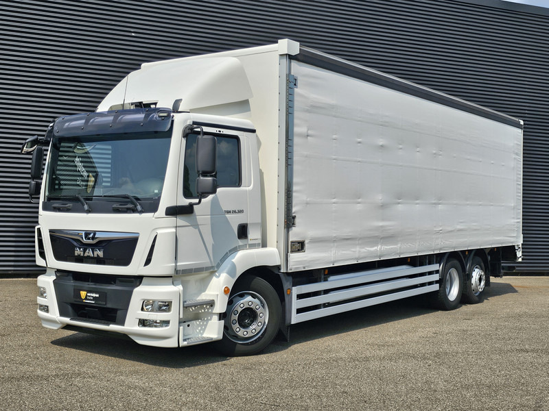 MAN TGM 26.320 / 6x2-4 / LBW / 6000kg TAIL LIFT - Dobozos felépítményű teherautó: 1 kép. MAN TGM 26.320 / 6x2-4 / LBW / 6000kg TAIL LIFT - Dobozos felépítményű teherautó: 1 kép.