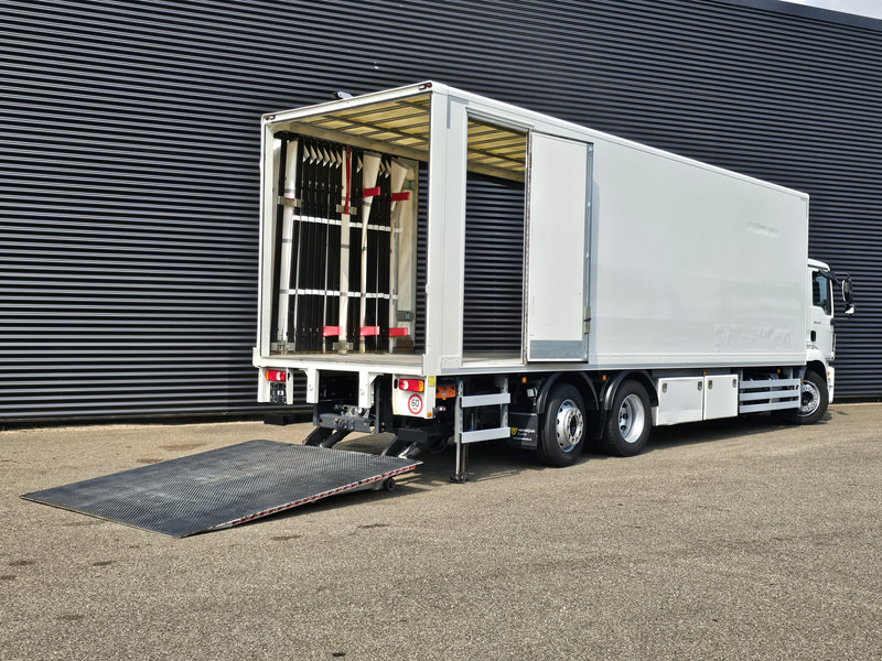MAN TGM 26.320 / 6x2-4 / LBW / 6000kg TAIL LIFT - Dobozos felépítményű teherautó: 3 kép. MAN TGM 26.320 / 6x2-4 / LBW / 6000kg TAIL LIFT - Dobozos felépítményű teherautó: 3 kép.