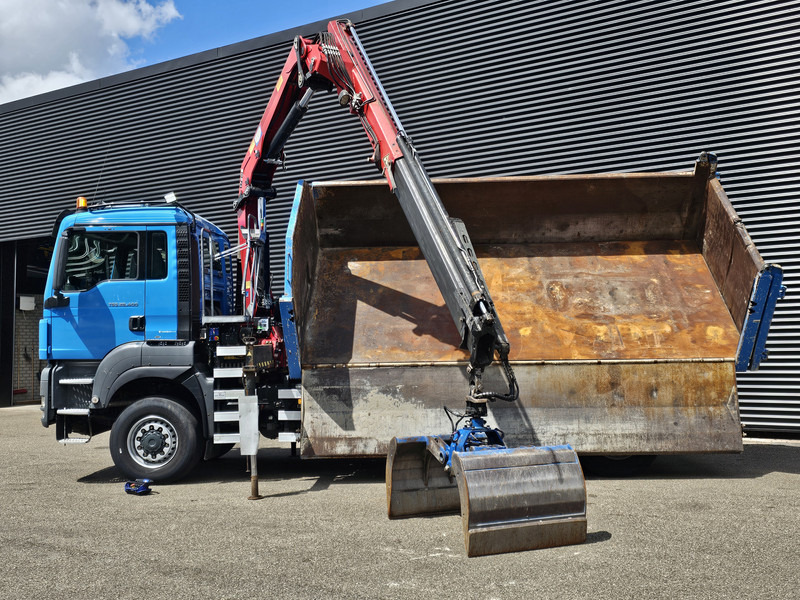 MAN TGS 28.400 6X4-4 BL / CRANE + 2 SIDE TIPPER - Billenőplatós teherautó, Darus autó: 4 kép. MAN TGS 28.400 6X4-4 BL / CRANE + 2 SIDE TIPPER - Billenőplatós teherautó, Darus autó: 4 kép.