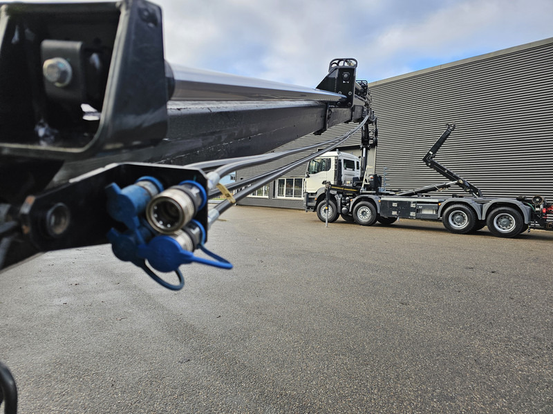MAN TGS 35.470 8X4 BB / HIAB CRANE + HOOKLIFT - Horgos rakodó teherautó, Darus autó: 5 kép. MAN TGS 35.470 8X4 BB / HIAB CRANE + HOOKLIFT - Horgos rakodó teherautó, Darus autó: 5 kép.