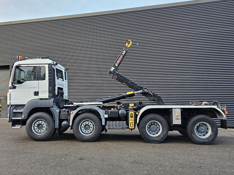 MAN TGS 41.440 / 8X4 / HIAB 30T HOOKLIFT / BH - Horgos rakodó teherautó: 2 kép. MAN TGS 41.440 / 8X4 / HIAB 30T HOOKLIFT / BH - Horgos rakodó teherautó: 2 kép.