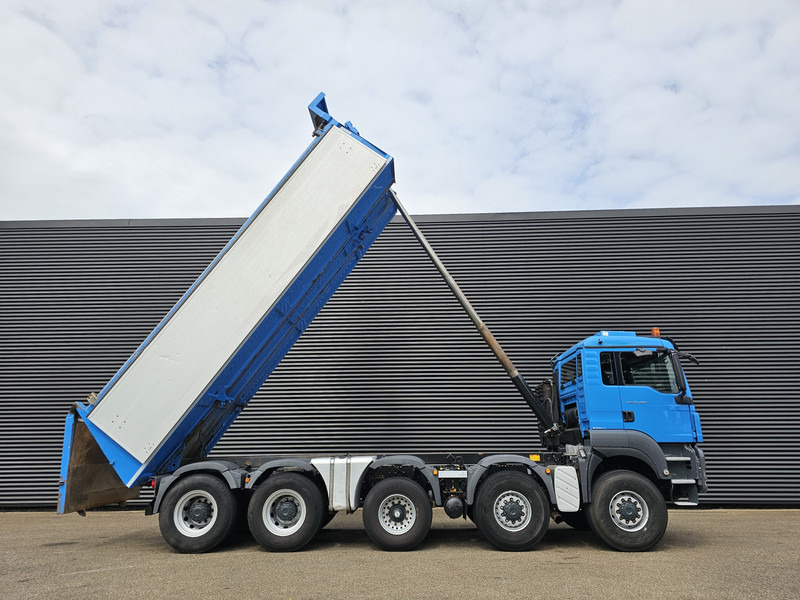 MAN TGS 49.480 10X8/6 BB / TIPPER / SPRING / BIG AXLE - Billenőplatós teherautó: 3 kép. MAN TGS 49.480 10X8/6 BB / TIPPER / SPRING / BIG AXLE - Billenőplatós teherautó: 3 kép.