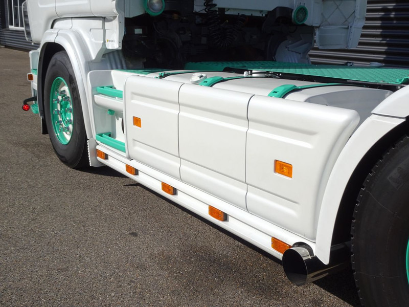 Scania R164.480 4x2 / MANUAL / RETARDER / SHOWTRUCK - Nyergesvontató: 5 kép. Scania R164.480 4x2 / MANUAL / RETARDER / SHOWTRUCK - Nyergesvontató: 5 kép.