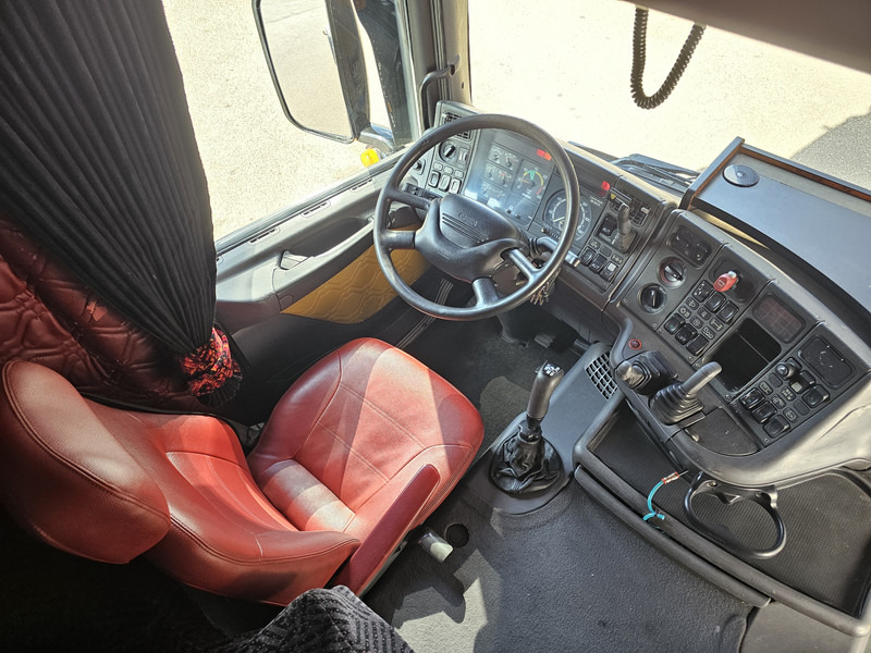 Nyergesvontató Scania R164.580 V8 / MANUAL / RETARDER / TOPLINE: 11 kép. Nyergesvontató Scania R164.580 V8 / MANUAL / RETARDER / TOPLINE: 11 kép.