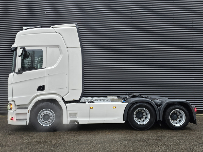 Scania R580 / V8 / FULL AIR / 6X2 / RETARDER / BOOGIE - Nyergesvontató: 2 kép. Scania R580 / V8 / FULL AIR / 6X2 / RETARDER / BOOGIE - Nyergesvontató: 2 kép.
