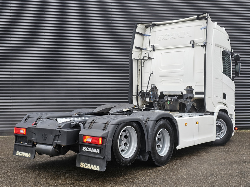 Scania R580 / V8 / FULL AIR / 6X2 / RETARDER / BOOGIE - Nyergesvontató: 3 kép. Scania R580 / V8 / FULL AIR / 6X2 / RETARDER / BOOGIE - Nyergesvontató: 3 kép.