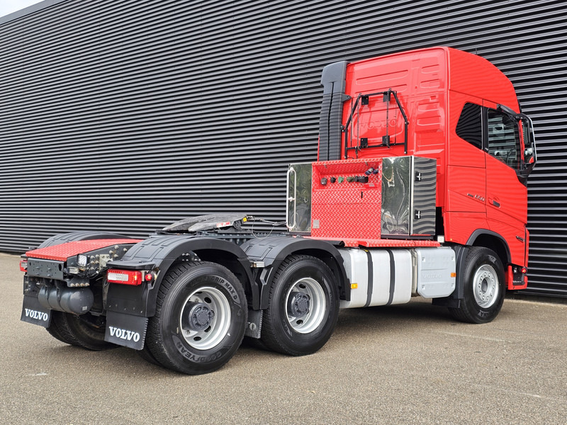 Volvo FH 16 650 / 6x4 BOOGIE / HYDRAULIC / RETARDER / 100T - Nyergesvontató: 2 kép. Volvo FH 16 650 / 6x4 BOOGIE / HYDRAULIC / RETARDER / 100T - Nyergesvontató: 2 kép.