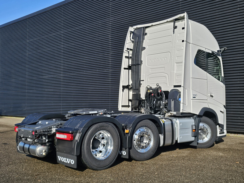 Volvo FH 780 AERO / 6x2/4 / RETARDER / GLOBE XL - Nyergesvontató: 2 kép. Volvo FH 780 AERO / 6x2/4 / RETARDER / GLOBE XL - Nyergesvontató: 2 kép.