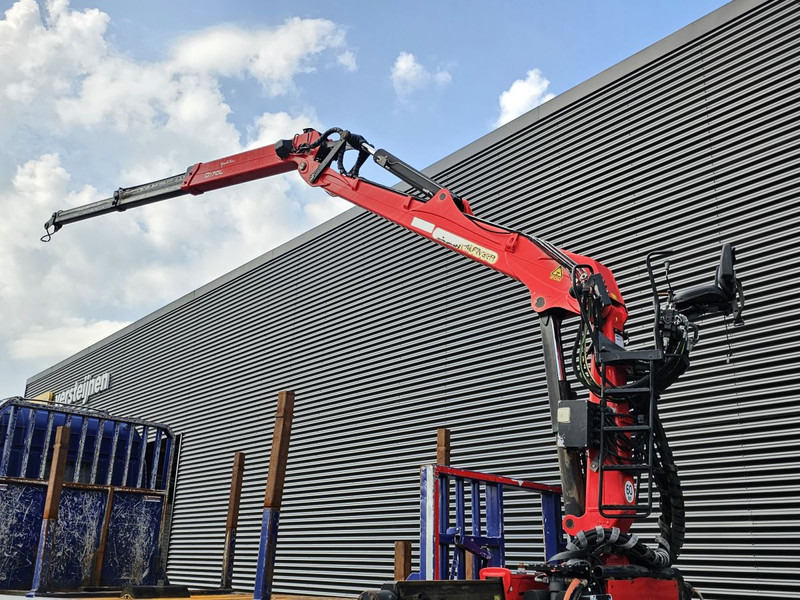 Scania G440 / RETARDER / 8x4 / PALFINGER-EPSILON CRANE - Platós teherautó, Darus autó: 3 kép. Scania G440 / RETARDER / 8x4 / PALFINGER-EPSILON CRANE - Platós teherautó, Darus autó: 3 kép.