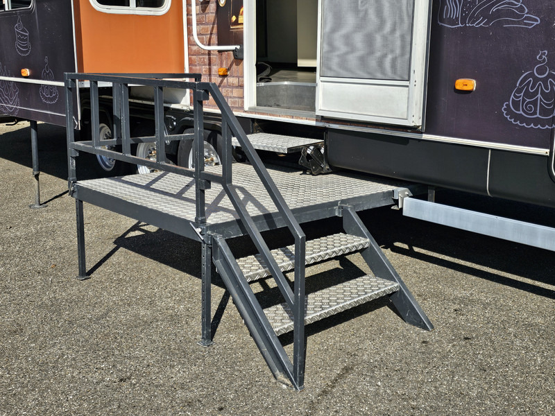 Félpótkocsi dobozos Scania P 280 + trailer - 2 X SLIDE OUT / CAMPER / WOHNMOBIL: 9 kép.