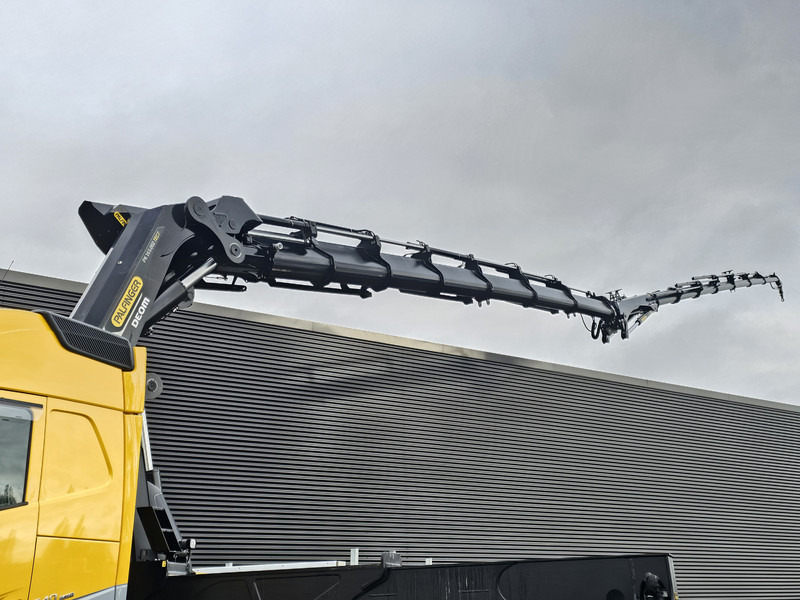 Volvo FH 540 8x4 / PALFINGER 165 TEC 7 + PJ300 / WINCH - Darus autó: 2 kép. Volvo FH 540 8x4 / PALFINGER 165 TEC 7 + PJ300 / WINCH - Darus autó: 2 kép.